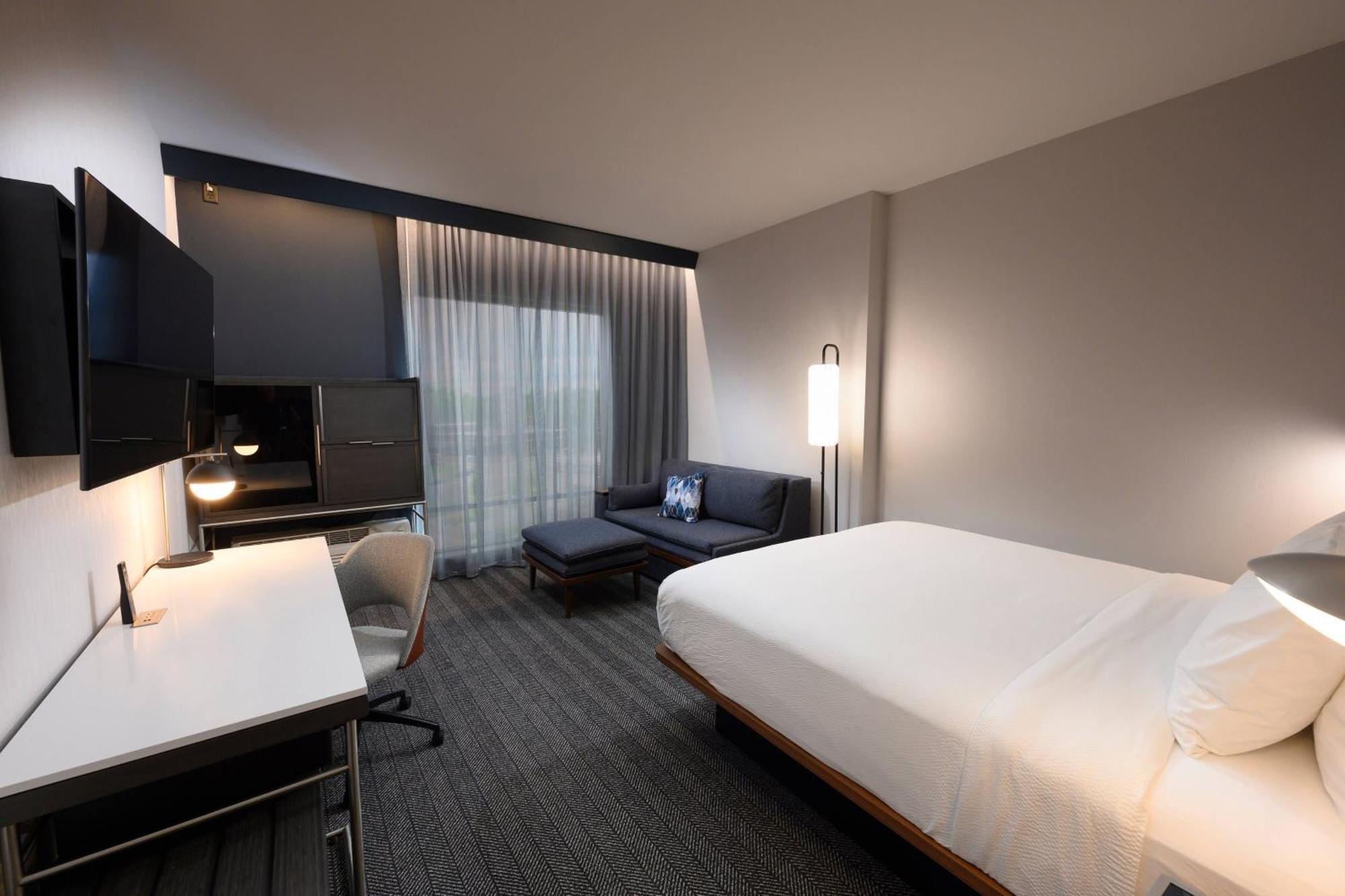 Courtyard By Marriott Charlotte Waverly Ballantyne Exterior foto